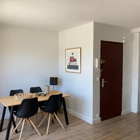 T2 Renove, Tout Equipe La Cime Des Pins + Parking Apartment *